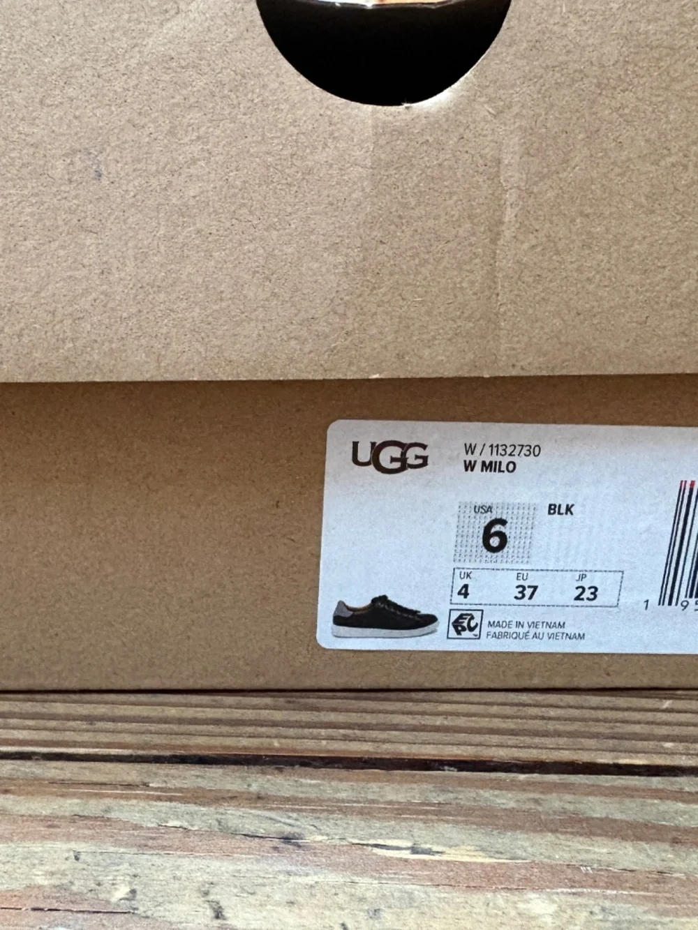 Uggs Black Leather Sneakers Size 6 - Picture 5 of 5